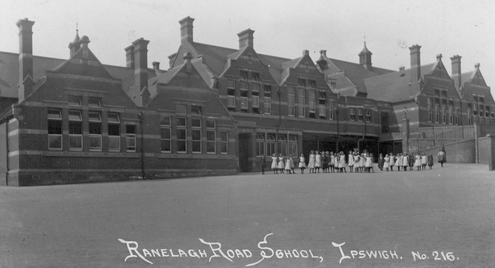 George, Ned and Arthur all enlisted at this school, probably the main recruiting centre for south-east Suffolk. After one night here George was sent to the Regiment’s home depot at Gibraltar Barracks, Bury St Edmunds. Ned and Arthur spent at least a week at Ranelagh Road before transferring to Shoreham